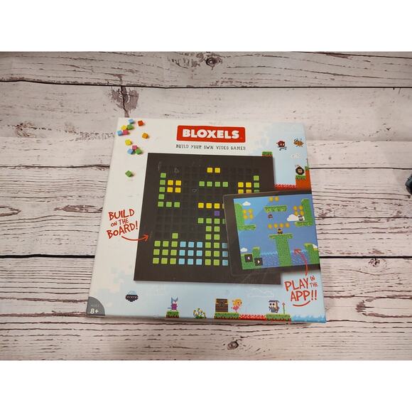 Mattel Bloxels Build Your Own Video Game (Discontinued by Manufacturer) - Picture 1 of 11
